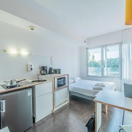 Hotel Montempo Cite Internationale 3*