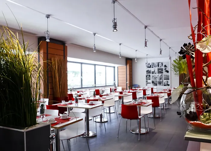 Montempo Cite Internationale Hotel 3*