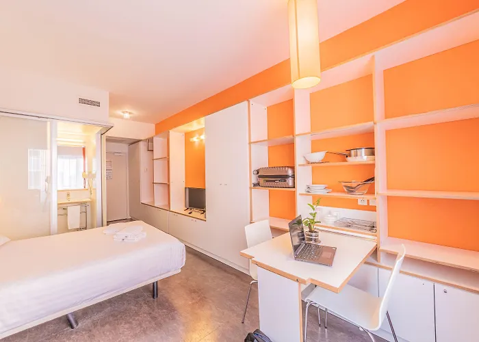 Hotel Montempo Cite Internationale 3*